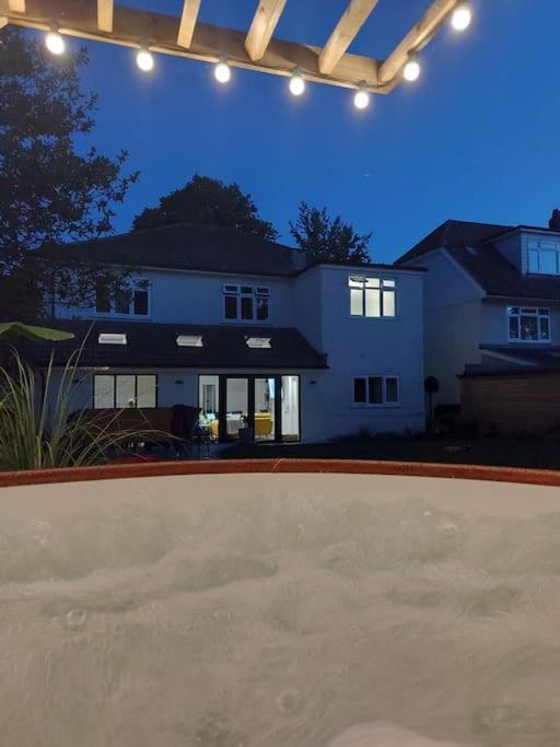 Beach House, With Bbq Lodge And Hot Tub! Bournemouth Exterior photo